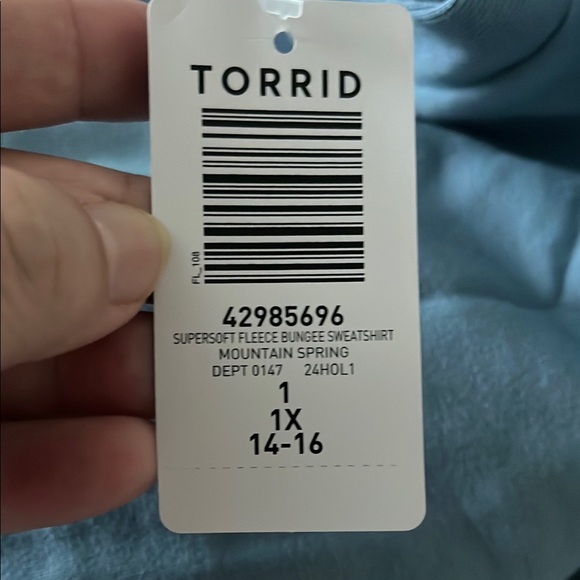 NWT! Torrid Supersoft Fleece Bungee Sweatshirt. 1X - Picture 2 of 8